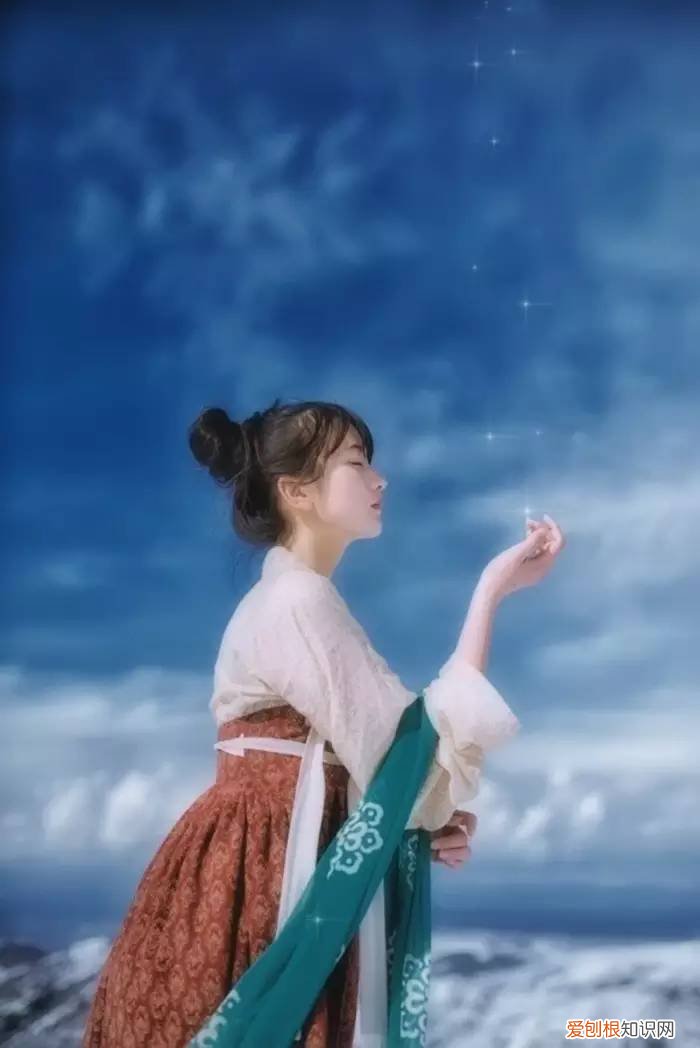 1首古典诗词里的名句,美到窒息的古典诗句