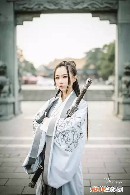 1首古典诗词里的名句,美到窒息的古典诗句