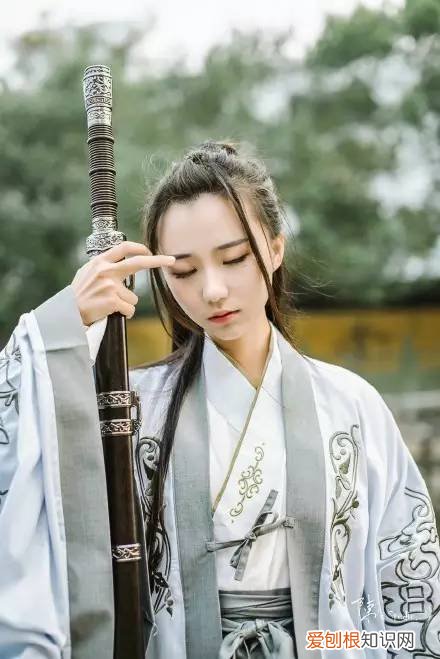 1首古典诗词里的名句,美到窒息的古典诗句