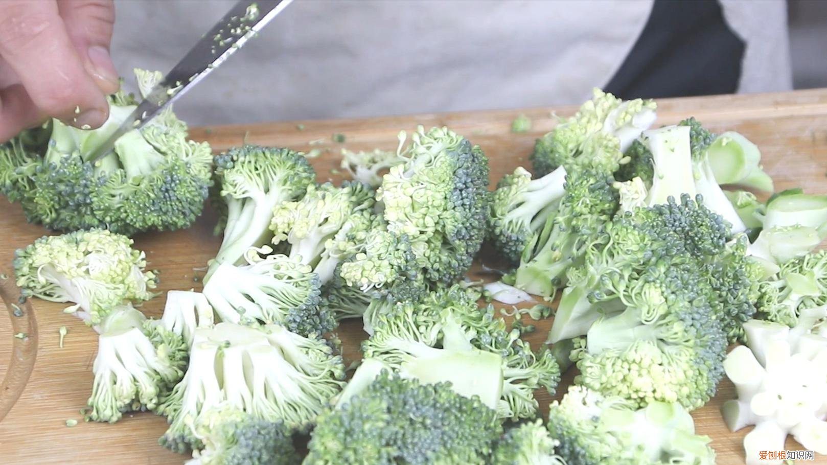 学会这个绝密方法,一人一口太解馋 煲仔饭的正宗做法