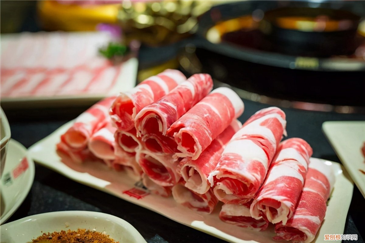 肥牛是什么肉做的？它到底是牛的哪块肉呢？