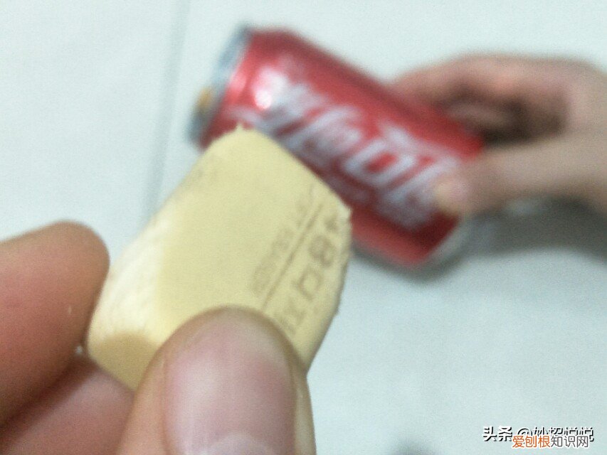 口香糖粘在衣物上如何弄掉？不要着急，4步轻松解决