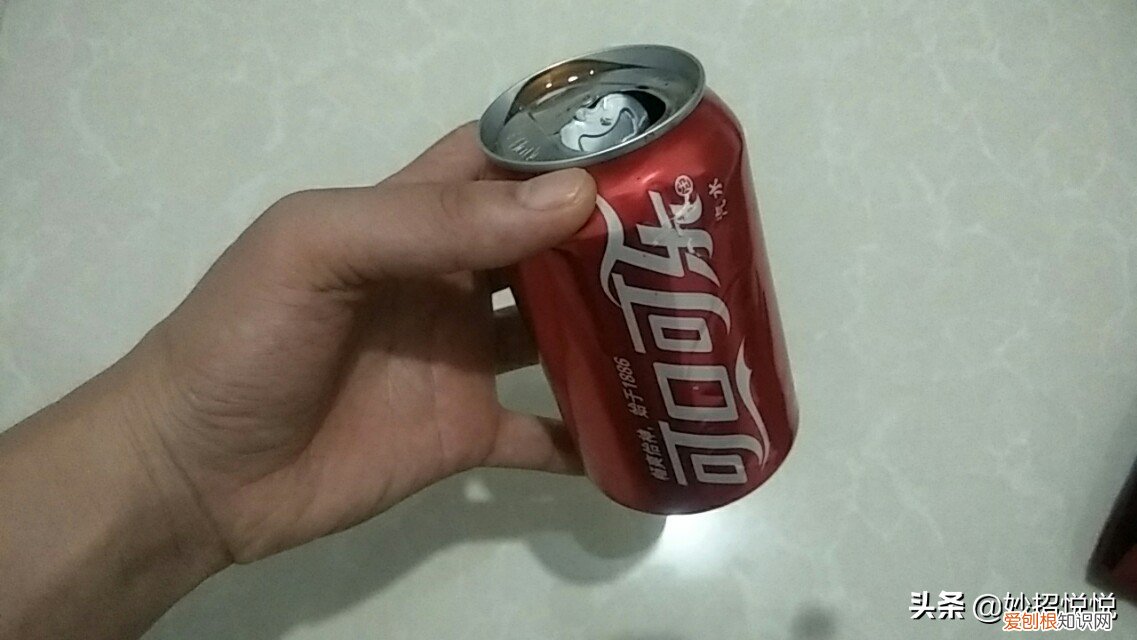 口香糖粘在衣物上如何弄掉？不要着急，4步轻松解决