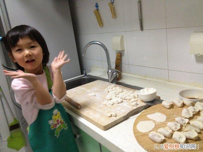 饺子皮怎么做才能又软又筋道?卖了30年饺子的阿婆告诉你窍门