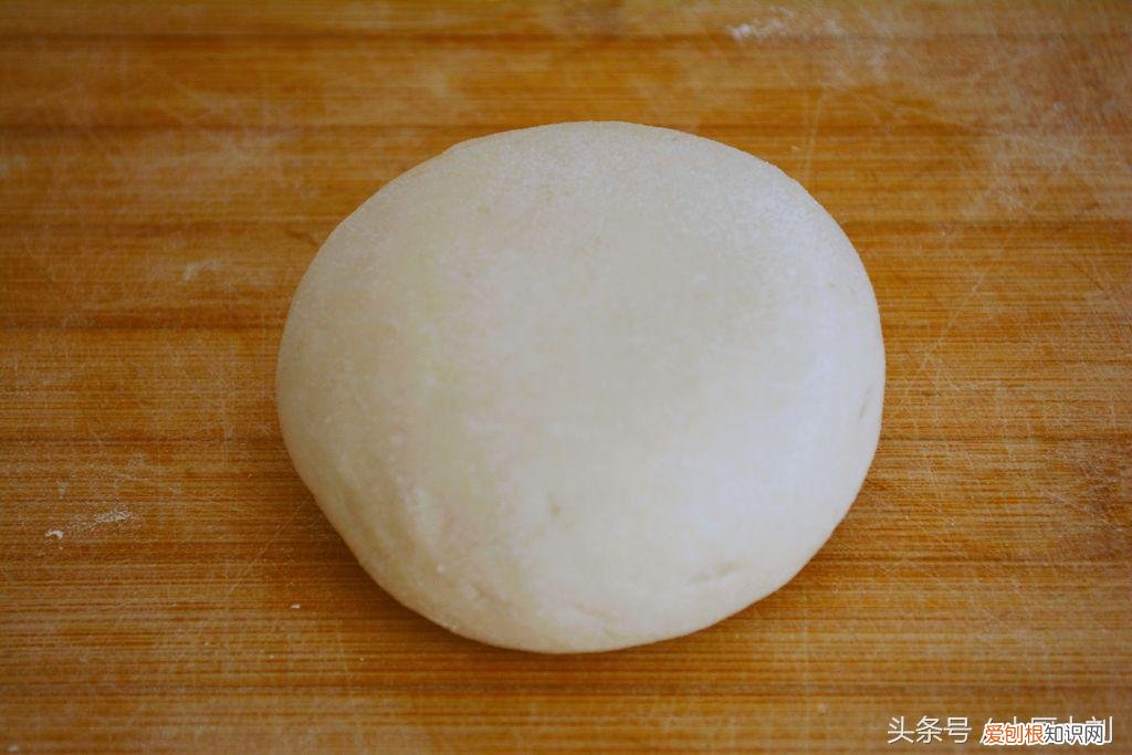 饺子皮怎么做才能又软又筋道?卖了30年饺子的阿婆告诉你窍门