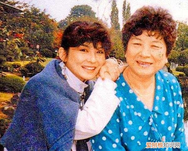 屡次被传患“失智症” 上海街头陈淑桦现状