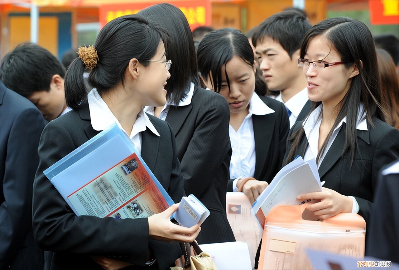 222年可以提前退休吗什么情况下可以提前退休 222年能实行延迟退休吗