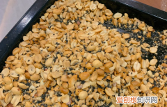 花生芝麻糖做法，黑芝麻花生馅料的做法