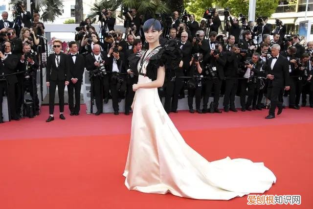 李宇春嫁78岁外国富翁婚礼？谣言已传两年