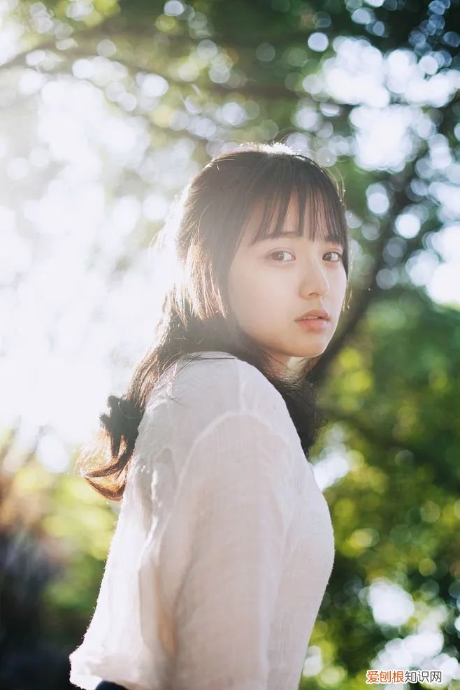 什么样特征的女生算白莲花 白莲花什么意思形容人