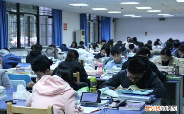 本科、专科有啥区别 本科是什么意思