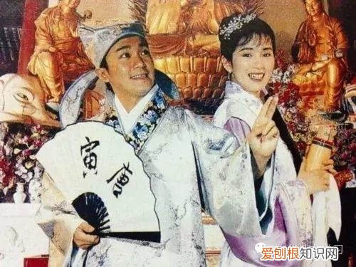 晓看天色暮看云什么意思 晓看天色暮看云什么意思-