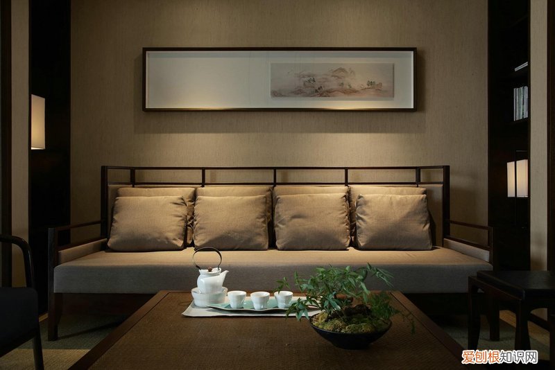 卧室床这样摆放,财运每天紧随你 床头朝哪个方向好旺财