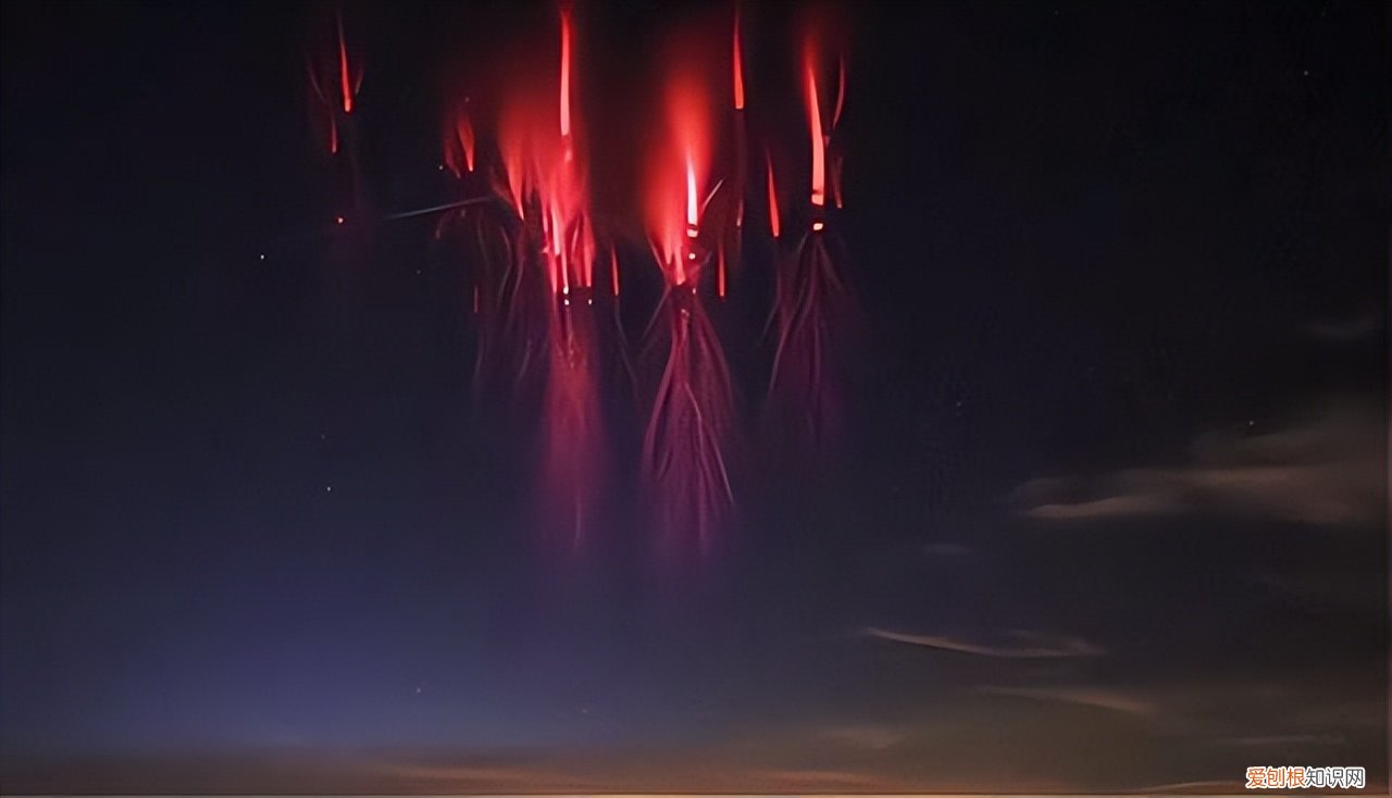 如何形成的科学解释 喜马拉雅山脉爆发红色精灵闪电