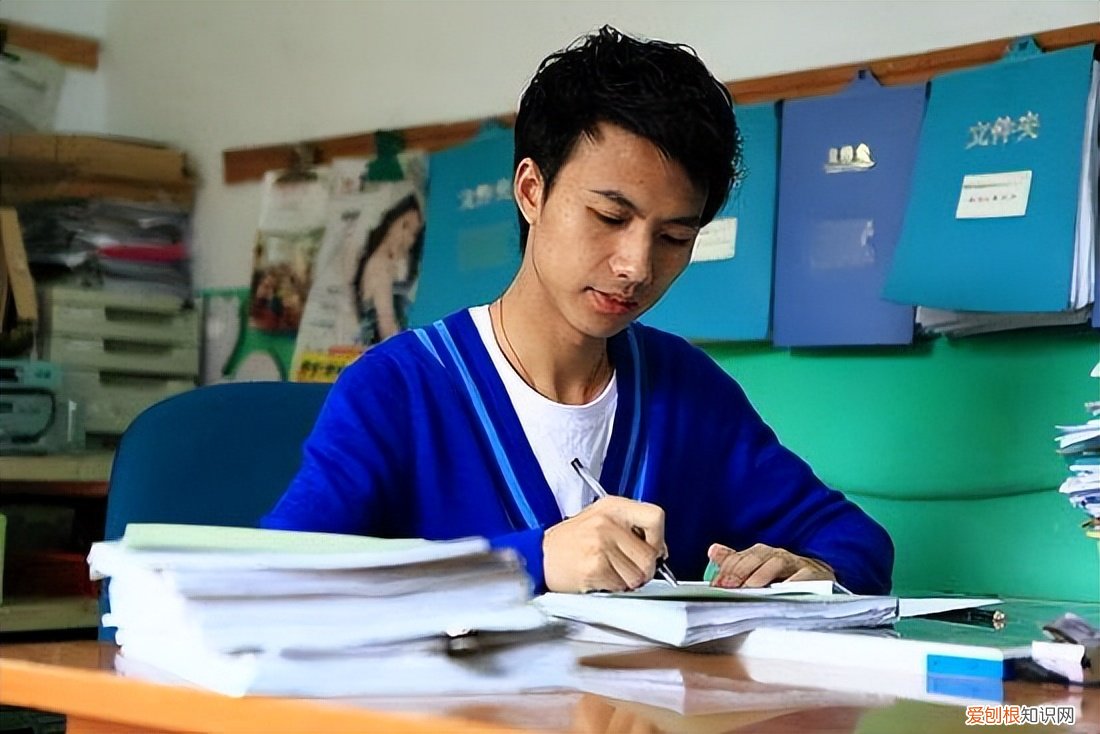 中小学男教师比例 为什么中小学中男教师比女教师少