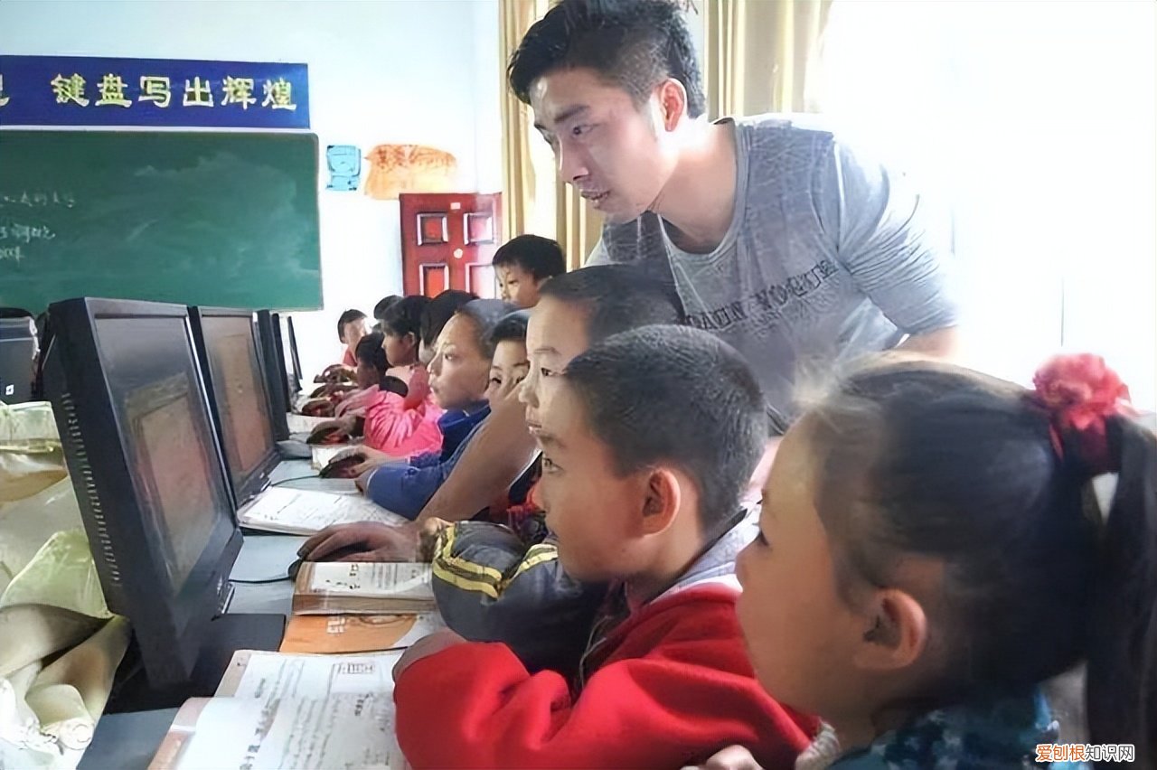 中小学男教师比例 为什么中小学中男教师比女教师少