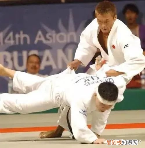 秋成勋滑溜溜事件是什么梗 秋成勋滑溜溜事件怎么回事