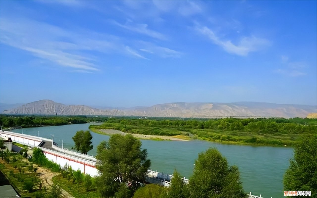 青海湖位于哪个省 青海省5A级景区图片