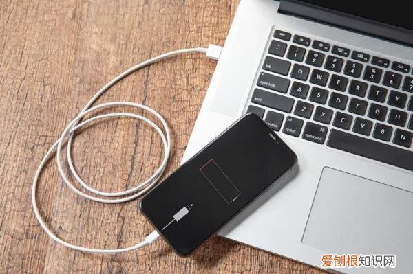 手机发热怎么办？注意这3点，快速让手机降温