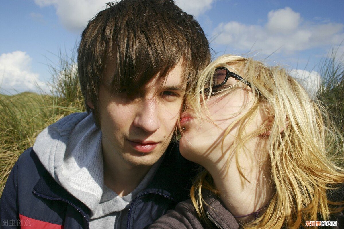 所谓的红蓝知己，就是“遮丑布” 红颜知己和蓝颜知己的区别