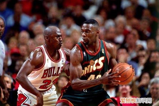 坎普为什么被称为雨人 为什么周伟被称为中国雨人