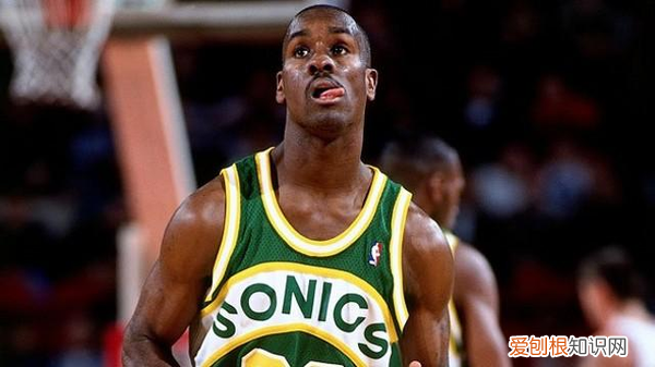 坎普为什么被称为雨人 为什么周伟被称为中国雨人