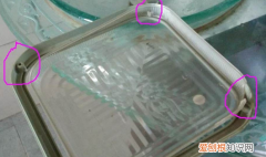 怎么换灯泡安全，卫生间的灯泡坏了如何更换