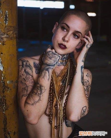 纹身洗完澡有点疼为什么 纹身为什么有点上瘾