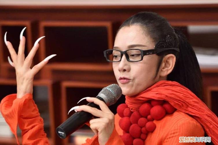 真实原因令人心酸 杨丽萍为什么总戴帽子