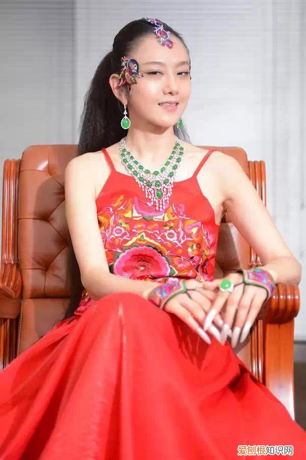 真实原因令人心酸 杨丽萍为什么总戴帽子