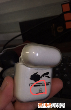 手机怎么连无线蓝牙耳机，手机蓝牙耳机怎么连接手机