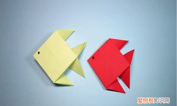 怎么剪出简单的小鱼窗花,小鱼剪纸的简单剪法步骤