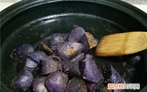 紫色皮紫色瓤的土豆叫啥名 紫色马铃薯介绍