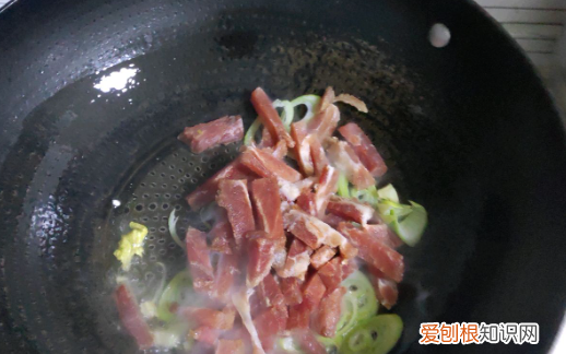 蘑菇的家常做法，干蘑菇的做法大全家常菜窍门