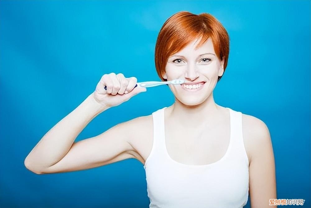 早上空腹喝水，比不吃早餐的危害大？听听医生怎么说