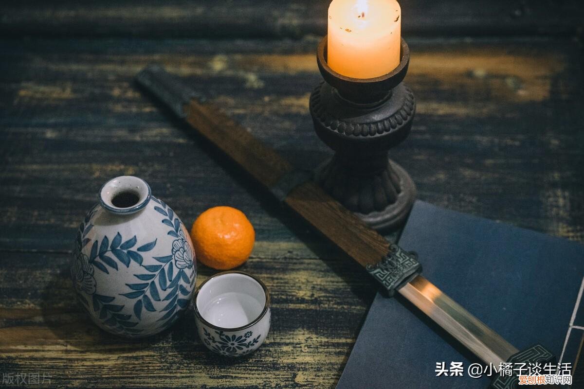 俗语“院中不栽三树,客厅莫挂三物”分别指的是哪些?