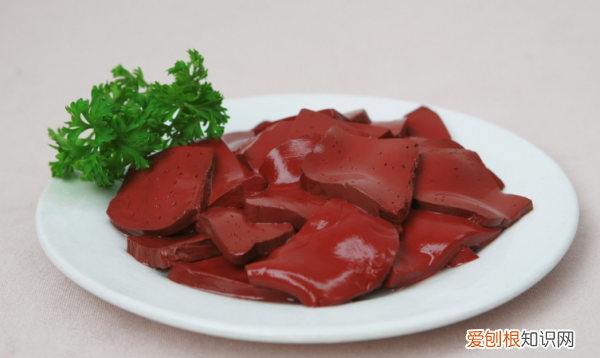 经常吃猪血鸭血好吗,白菜炒鸭血怎么做好吃