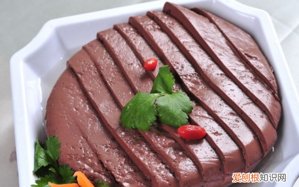 经常吃猪血鸭血好吗,白菜炒鸭血怎么做好吃