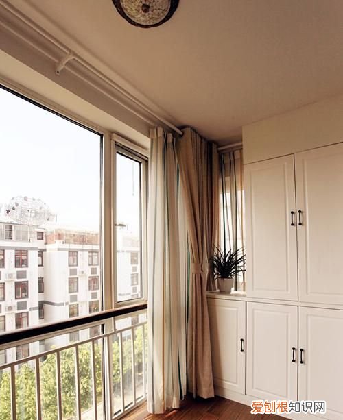 阳台窗帘如何选择 怎么选购阳台窗帘呢