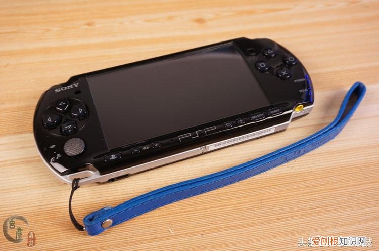 PSP如何区分是3000还是2000 psp2000和3000的区别