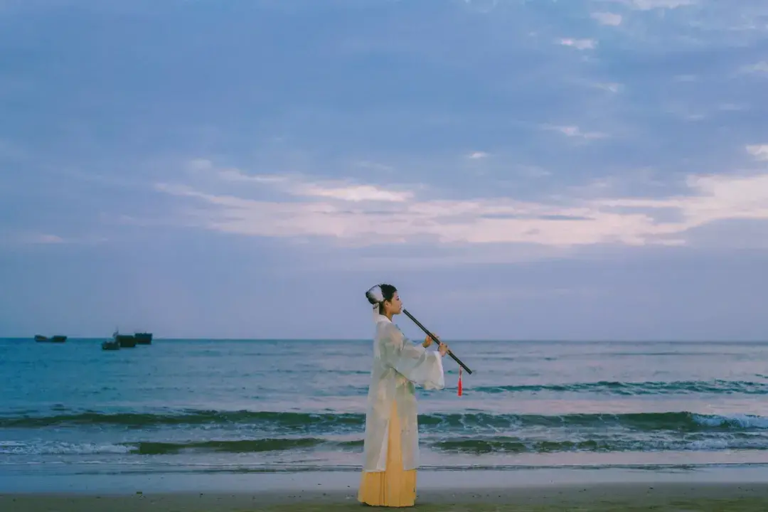 穷当益坚,不坠青云之志的意思 穷当益坚不坠青云之志的意思