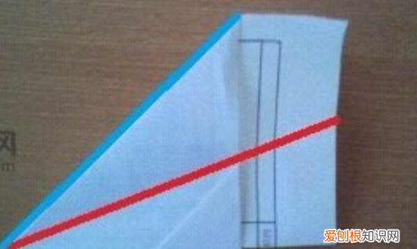 纸飞机的简单折叠方法,最简单的纸飞机折叠方法图解