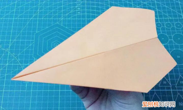 纸飞机的简单折叠方法,最简单的纸飞机折叠方法图解