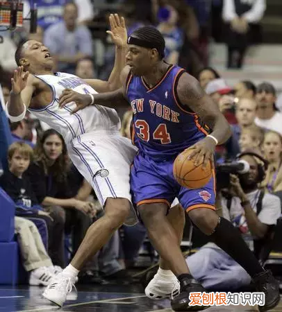 打篮球怎么样的动作才算犯规?打篮球有哪些规则 篮球规则犯规有哪些