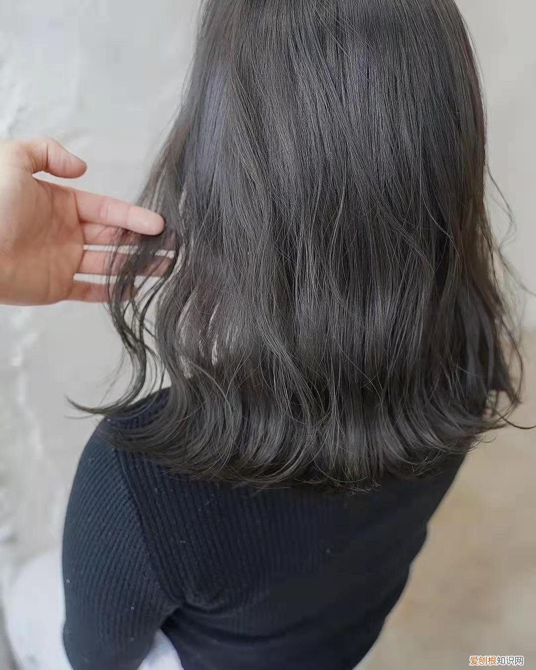 染什么颜色的头发显年轻可爱 染什么颜色的头发显年轻