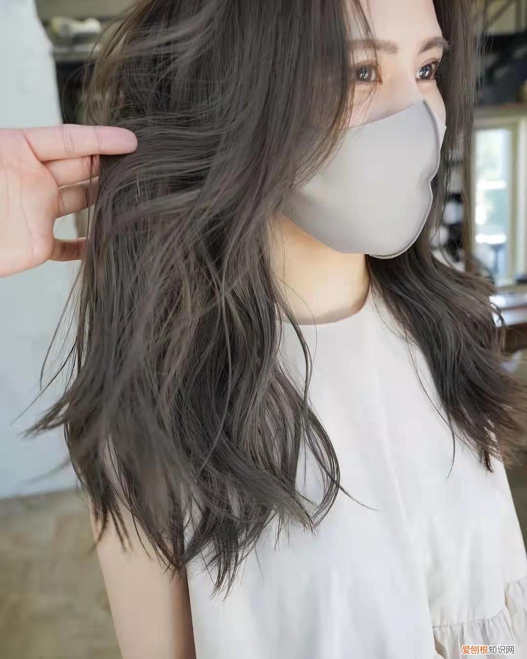 染什么颜色的头发显年轻可爱 染什么颜色的头发显年轻