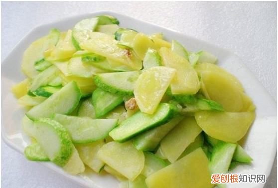 黄瓜种炒土豆片的做法,家常黄瓜炒土豆片的做法