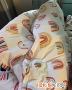 区分天然羊毛和合成纤维的方法 可以用什么的方法来鉴别羊毛和合成纤维