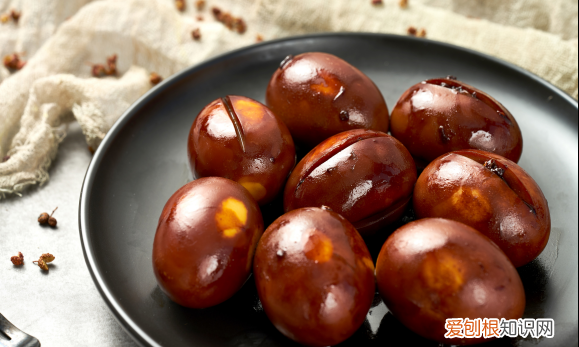 不剥壳卤蛋的制作方法，不剥壳卤鸡蛋的做法及配料