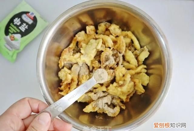 椒盐蘑菇怎样才能酥脆不油,椒盐蘑菇怎样做酥脆好吃